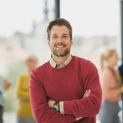 Patient who completed post-surgical knee rehabilitation