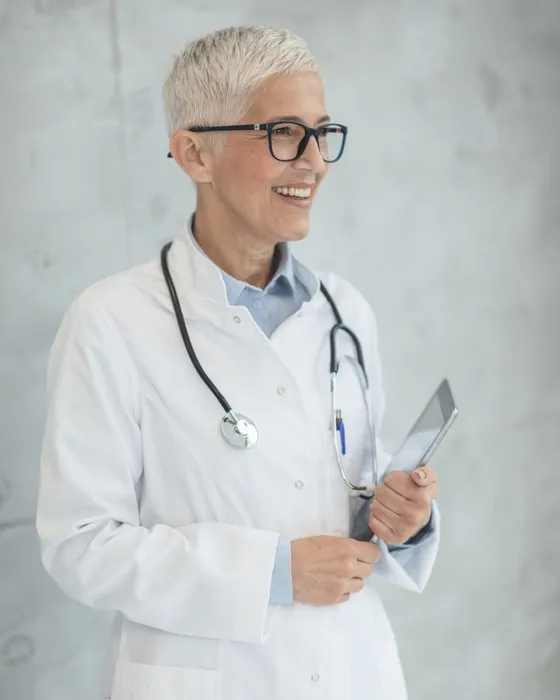 Portrait of Megazee’s clinical director, a senior musculoskeletal physiotherapist